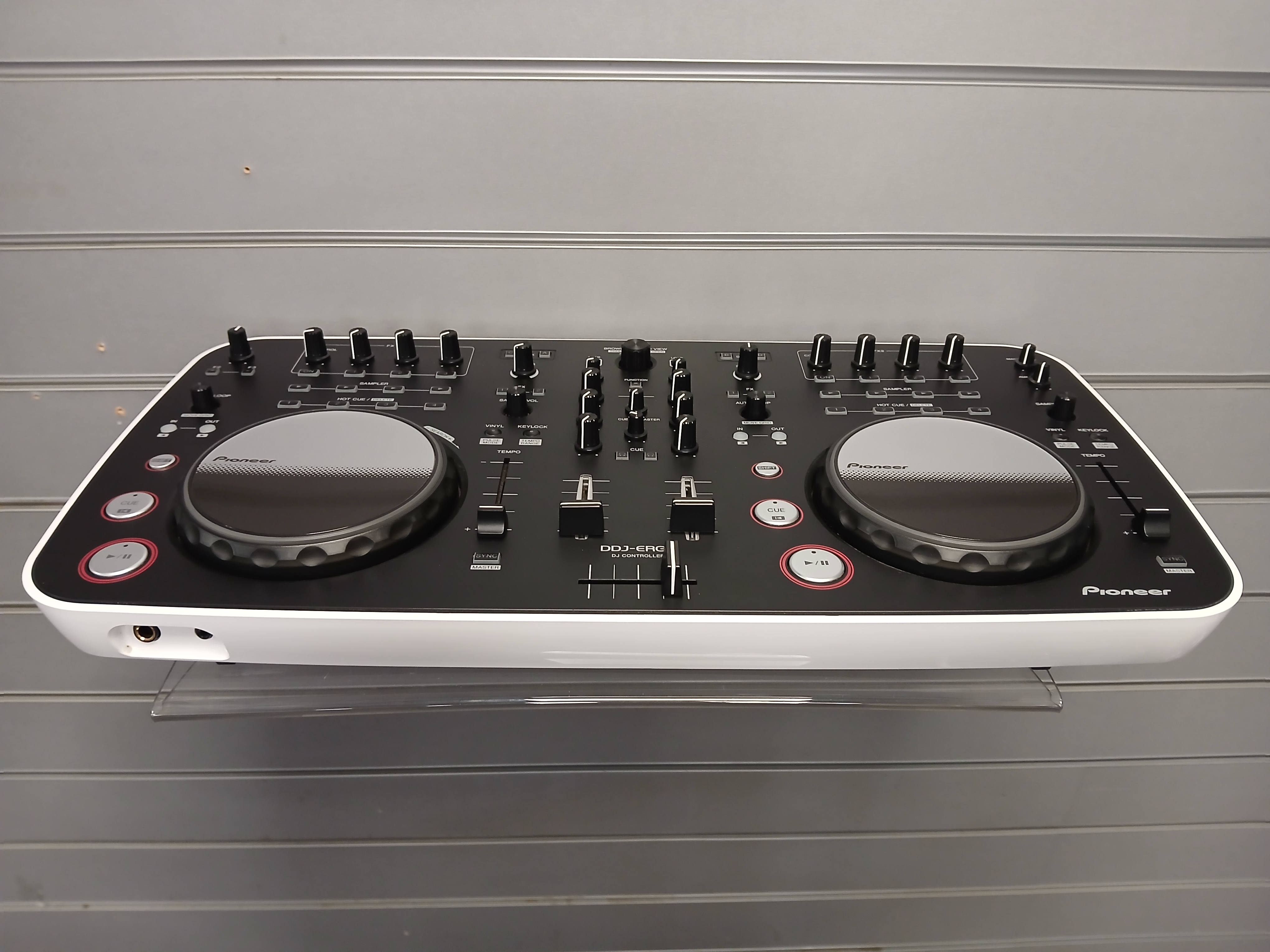 Pre-owned Pioneer DDJ-Ergo-V DJ Controller, B - Own4Less